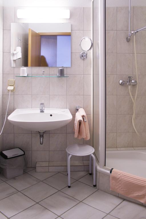 Hotel Alt Oesselse Sarstedt Kültér fotó