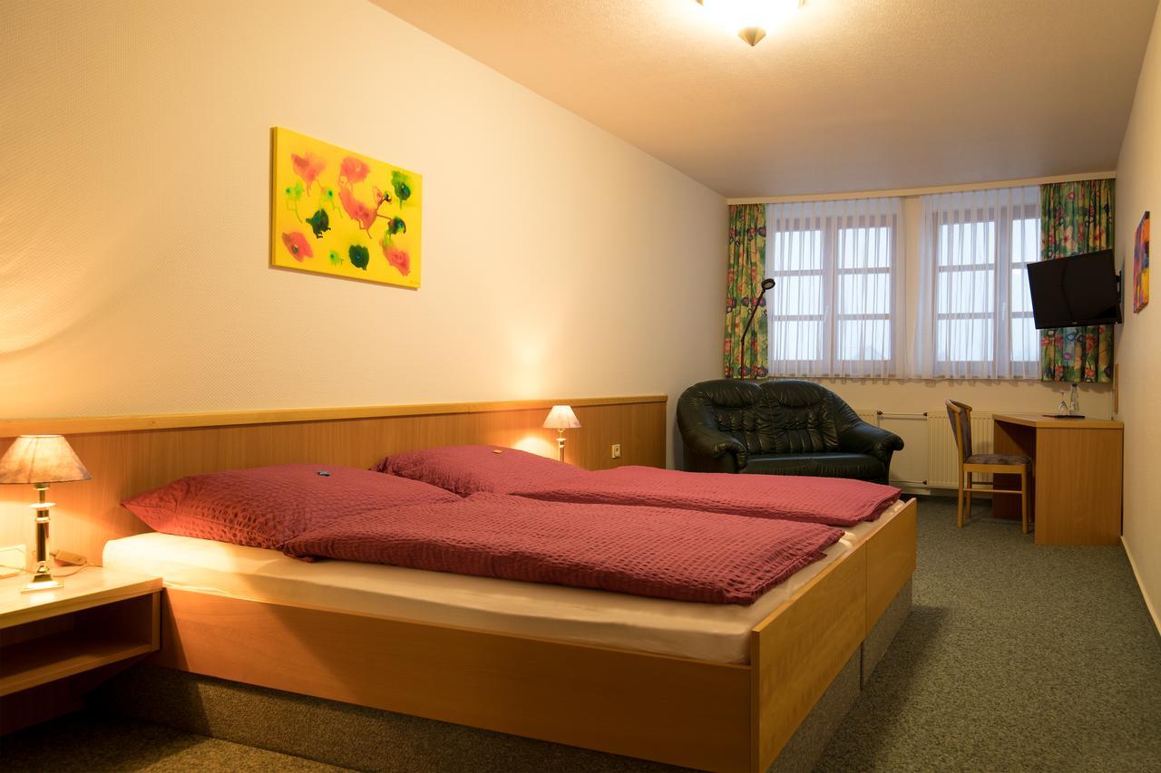 Hotel Alt Oesselse Sarstedt Kültér fotó
